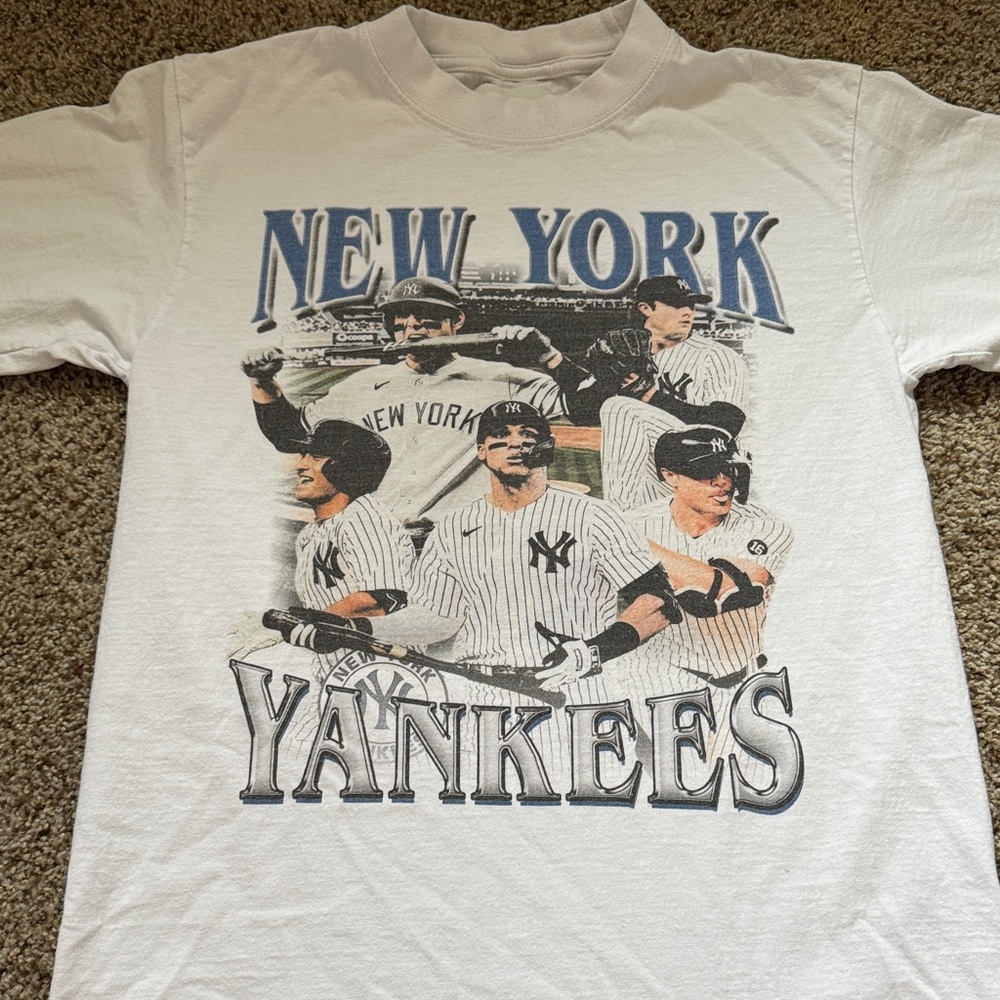 New York Yankees White Graphic T-Shirt by GameChangers